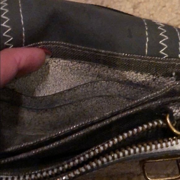 Schuler & Sons distressed clutch - Picture 3 of 4